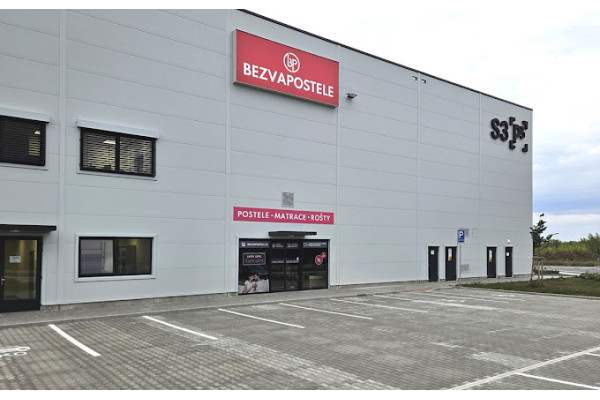 Prodejna nábytku - Bezvapostele