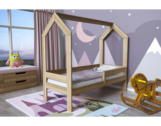 Dětská postel domeček z duboveho dřeva